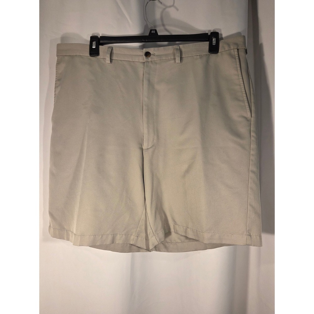 Haggar Cool 18 Shorts Mens 40 Khaki Excellent Hidden Expandable Waist Flat Front